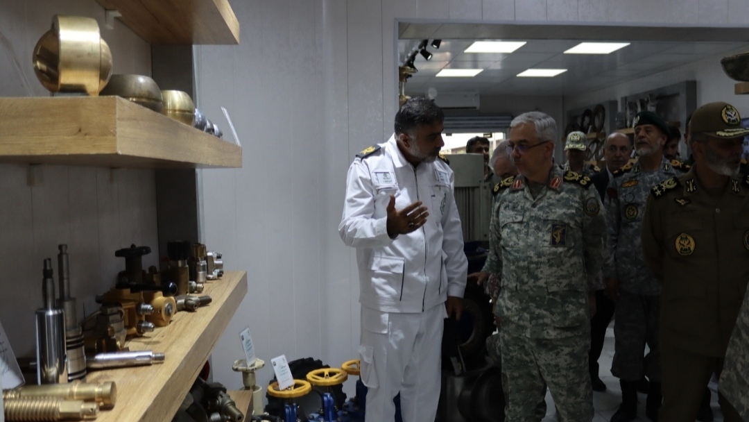 نیروی دریایی ارتش، دستاوردهای خود را به سرلشکر باقری عرضه کرد