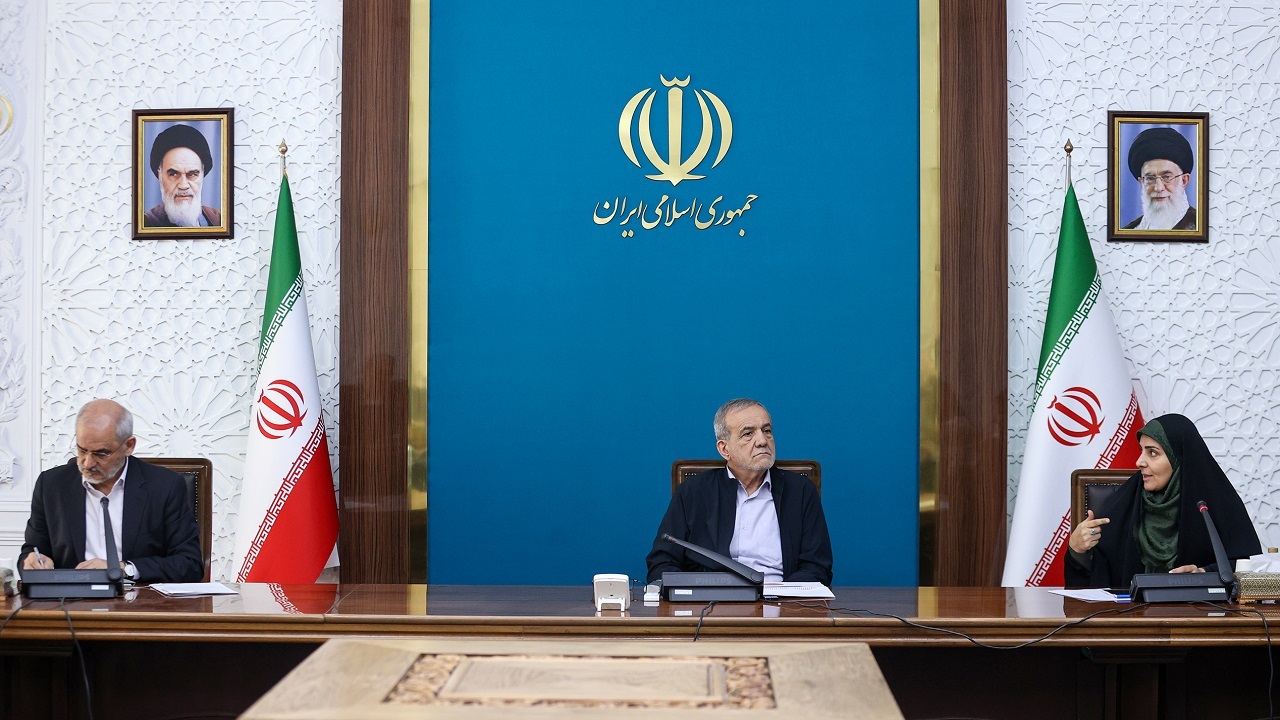پزشکیان: نباید برای رفع مشکلات تهران، منشأ آنها را به استان‌های همجوار منتقل کرد