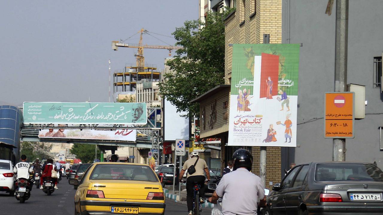 افزایش اکران تبلیغات شهری تهران در راستای ترویج فرهنگ کتابخوانی