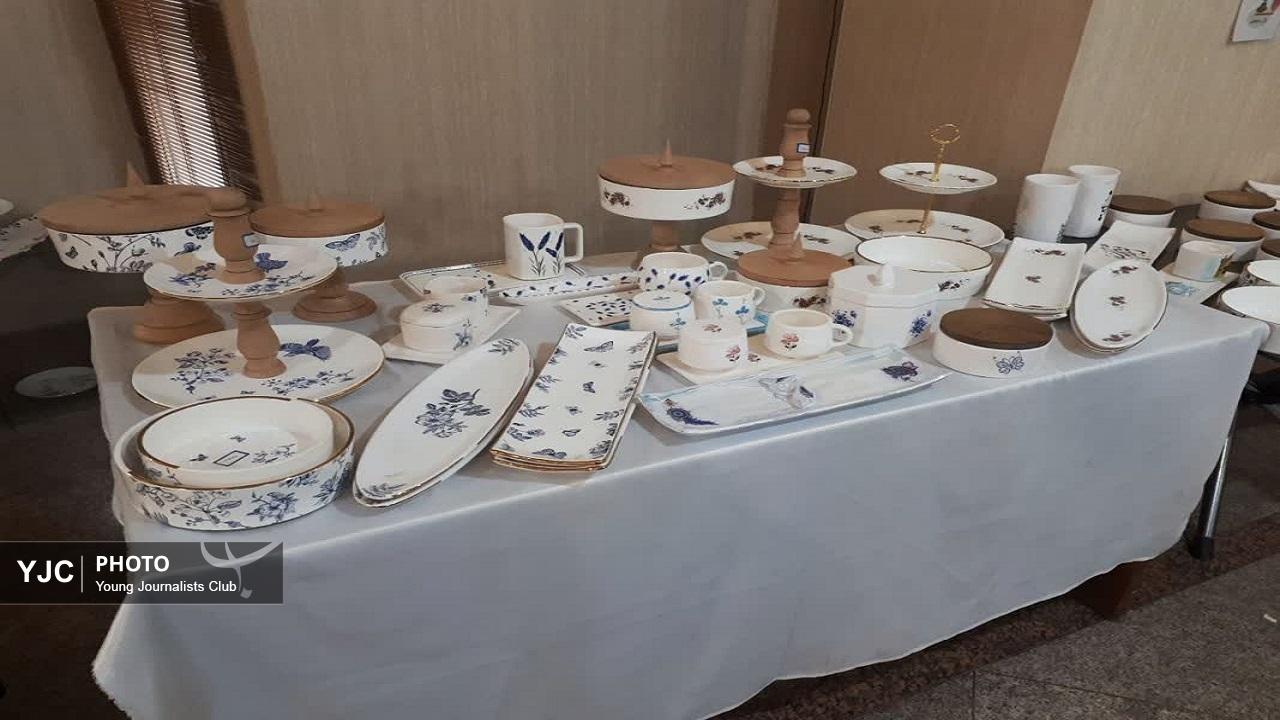برپایی نمایشگاه نقشینه با رنگ و لعاب هنر قم