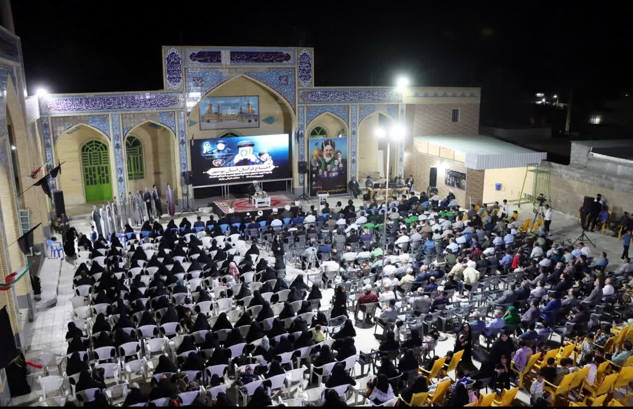 اجتماع بزرگ قرآنیان استان بوشهر در دهکده قرآنی چارک برگزار شد