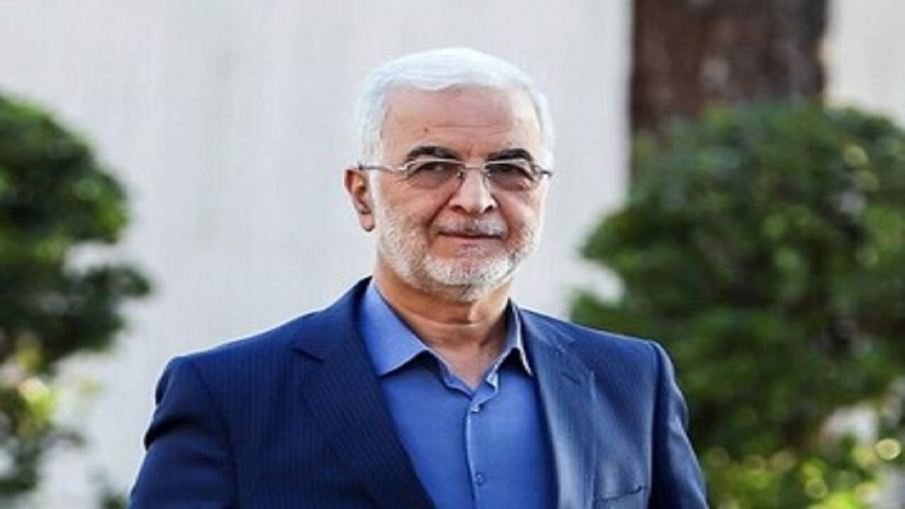 ۷۰ هزار پروژه نیمه‌تمام در کشور داریم/ انتقاد از تملک ۵۱ کارخانه توسط بانک‌ها