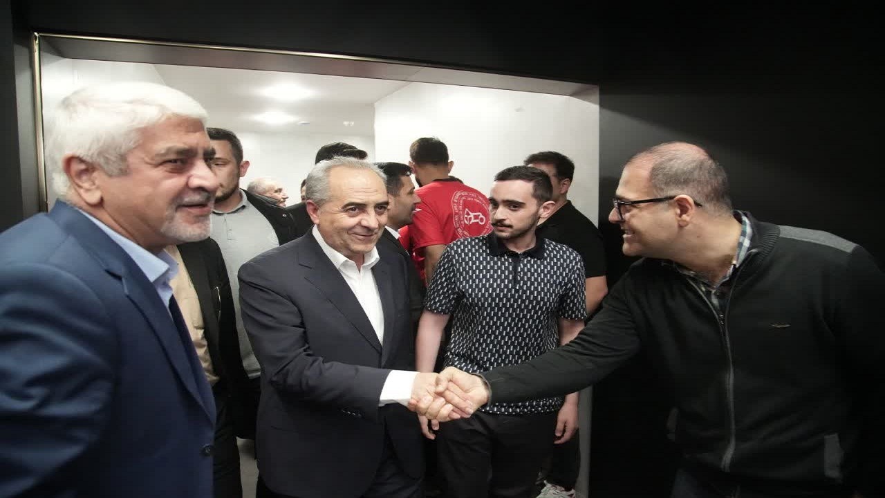 حضور استاندار آذربایجان شرقی در جمع هواداران تراکتور