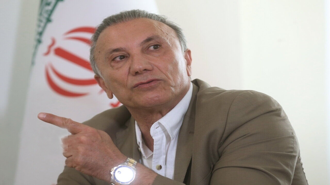۷ بازیکن بدون تعارف باید از پرسپولیس کنار بروند/ در صورت وجود باندبازی باید فاتحه تیم را خواند