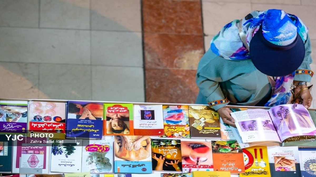 باشگاه خبرنگاران -ناشر، واسطه قانونی بین طاقچه و مؤلف در انتشار کتاب است