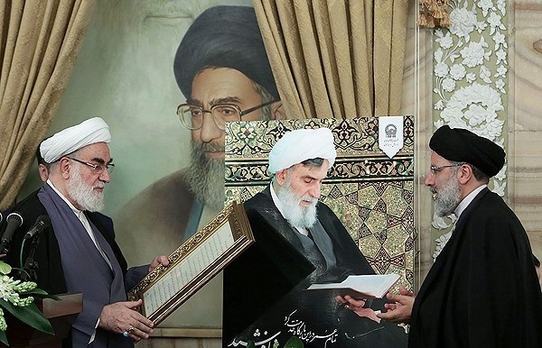 خادمان آسمانی: روایتی از عشق، خدمت و جاودانگی