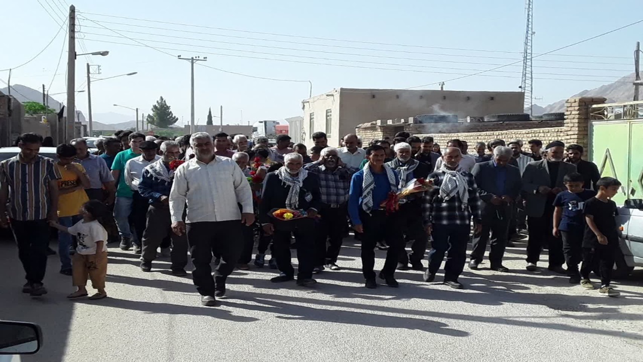 قابی خاطره انگیز از مراسم استقبال از کاروان زیارتی عتبات عالیات در روستای ده محمد + عکس و فیلم