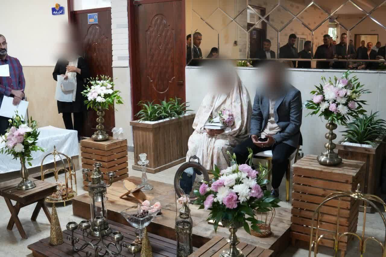 تصاویری از مراسم آزادسازی زندانی و مراسم عقد دخترش در زندان ساری تصاویری از مراسم آزادسازی زندانی و مراسم عقد دخترش در زندان ساری