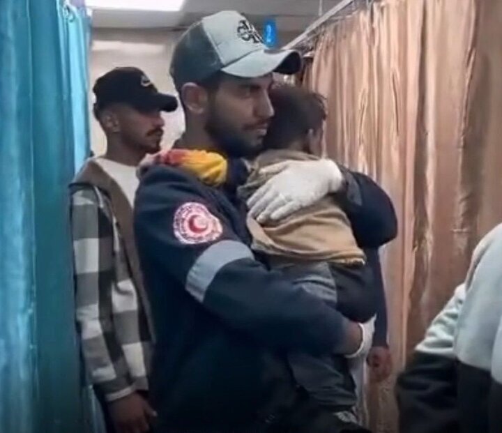 فواد امدادگر داوطلب