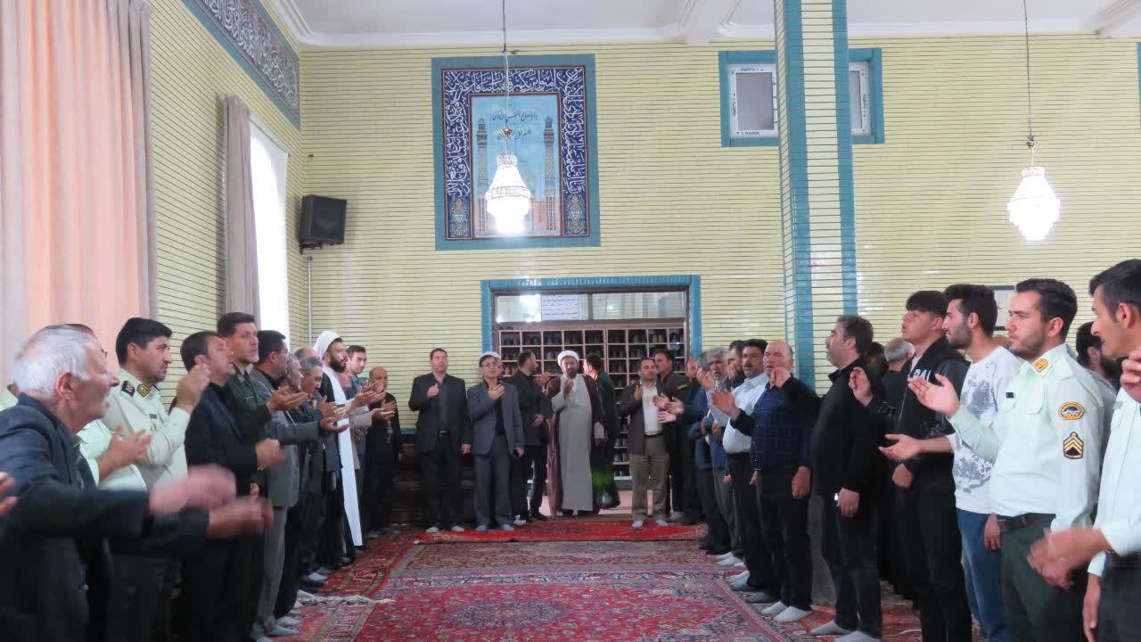 سوگواری مردم هریس در اولین سالگرد شهادت شهید جمهور و همراهان