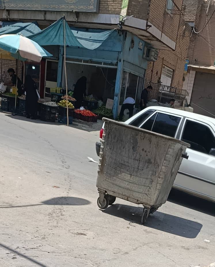 قرار گرفتن سطل زباله مکانیزه
