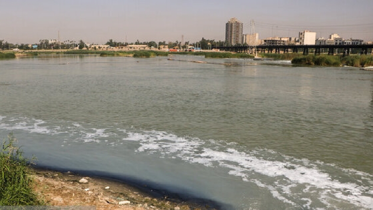 جلوگیری از ورود ۵۰ هزار مترمکعب فاضلاب با حذف ۴ ورودی به کارون در اهواز