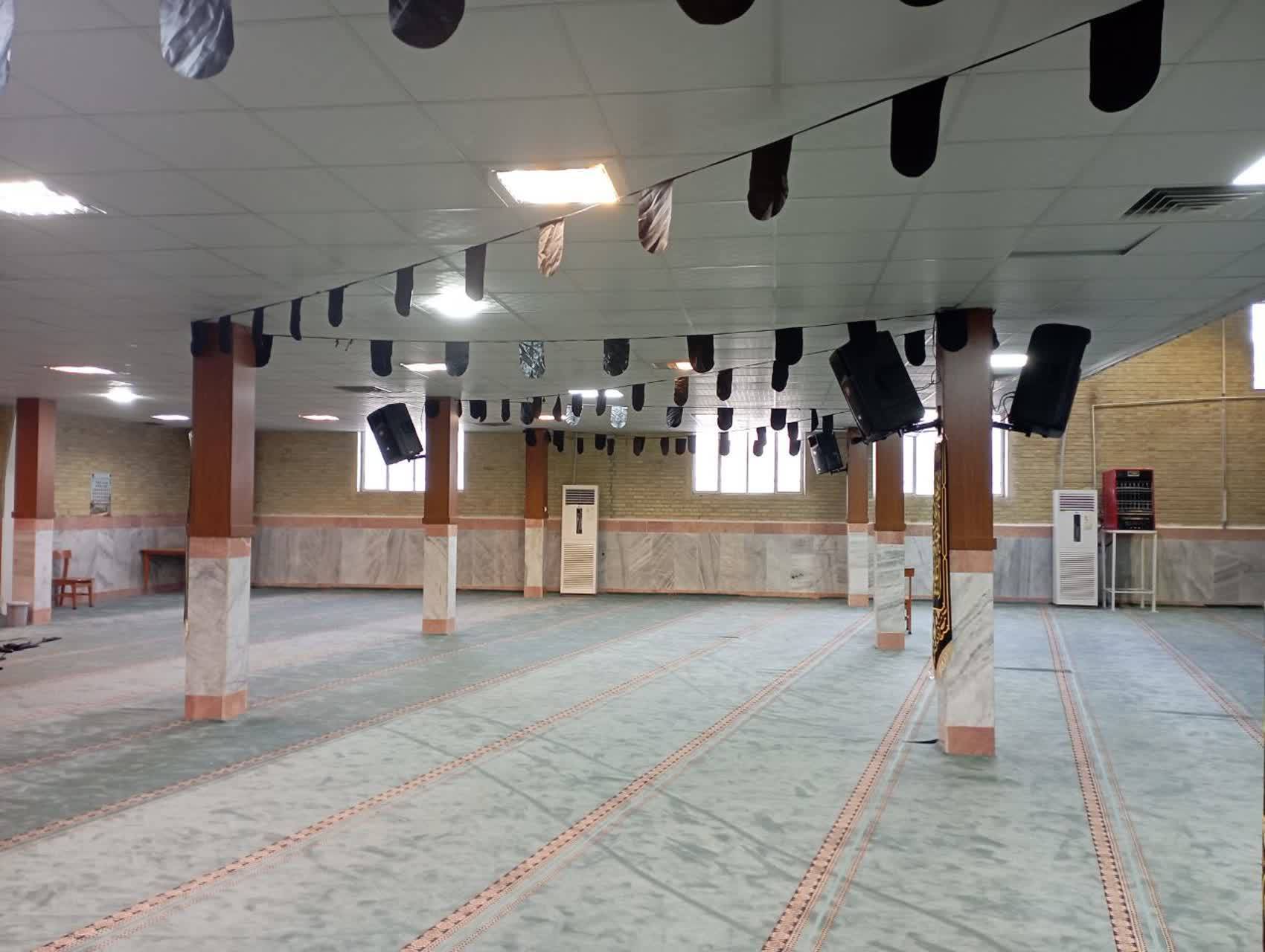نصب پرچم سیاه برای شهادت امام جعفرصادق(ع)
