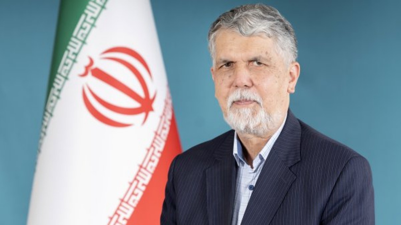 وزیر فرهنگ و ارشاد اسلامی به منظور شرکت در مراسم تشییع پاپ عازم رم شد