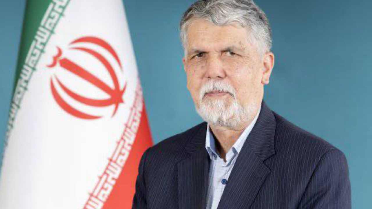 ادای احترام نماینده جمهوری اسلامی ایران به پاپ‌فرانسیس در رم