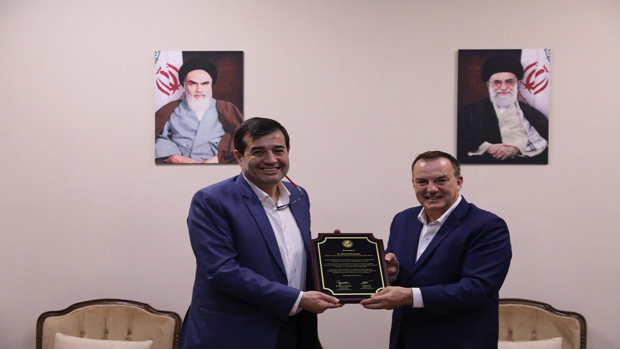 فوکس: دختران موی‌تای ایران حرف‌های زیادی برای گفتن دارند