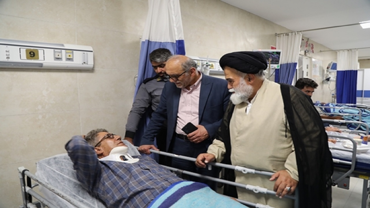 بازدید سرزده رئیس سازمان اورژانس کشور از مصدومان حادثه اسکله شهید رجایی