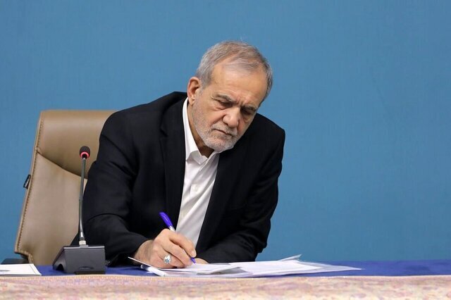 رئیس جمهور: آمده‌ایم تا از نزدیک مسائل حادثه انفجار بندرعباس را پیگیری کنیم
