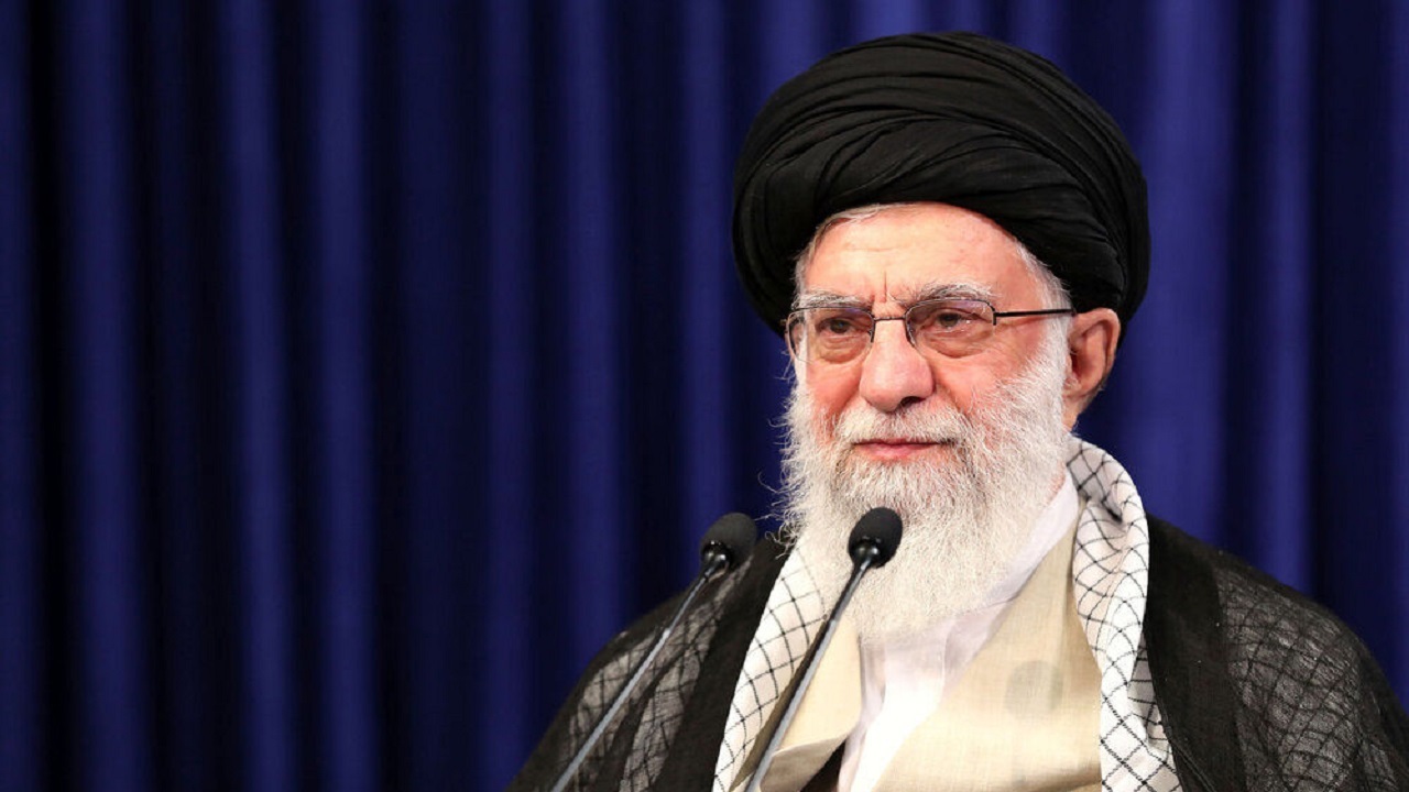 پیام رهبر معظم انقلاب در پی حادثه دردناک اسکله شهید رجایی/ هرگونه سهل‌انگاری یا تعمّد کشف و پیگیری شود