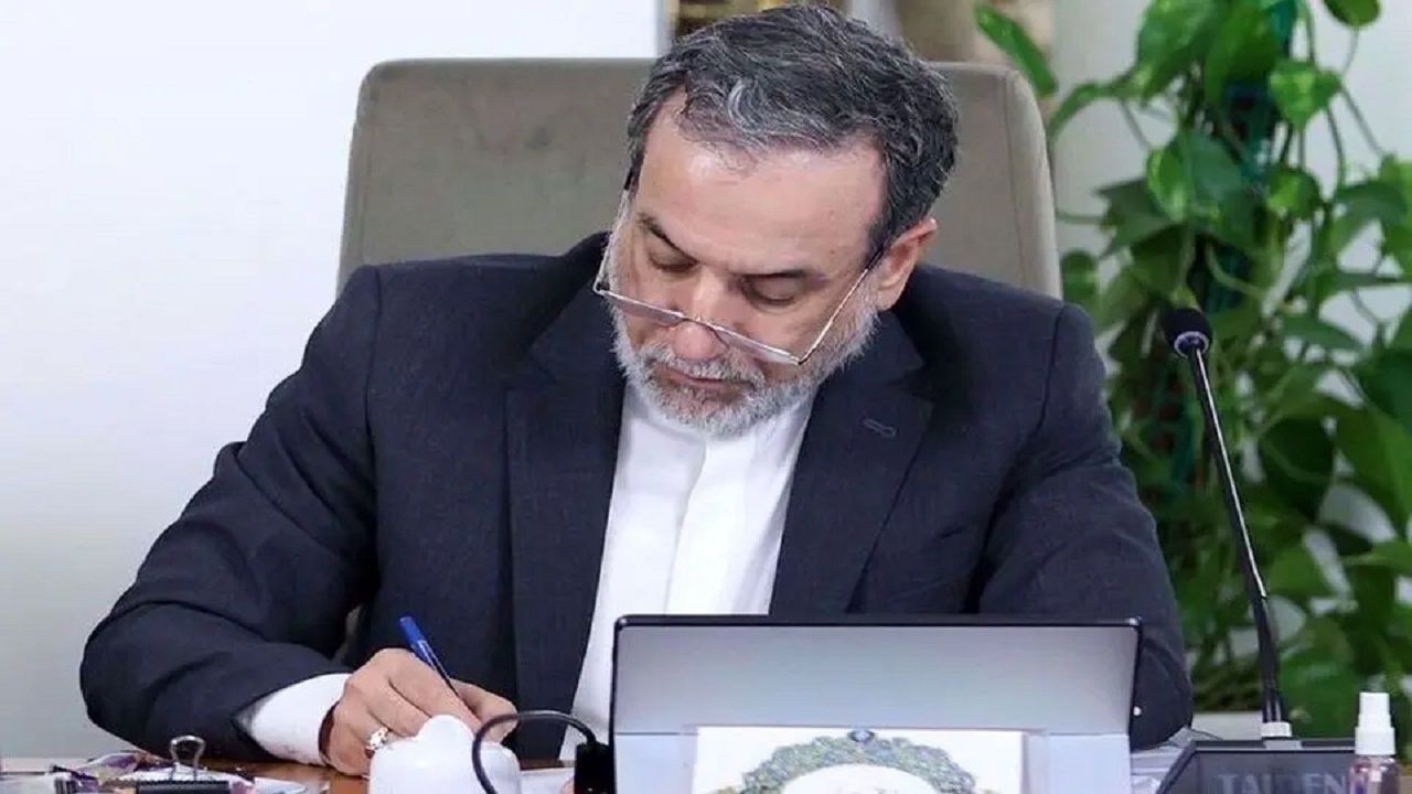 پیام تسلیت عراقچی در پی جان باختن و جراحت هموطنان در سانحه ناگوار بندر شهید رجایی