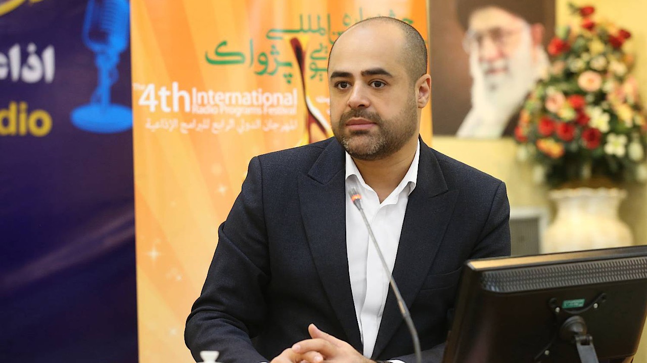 برگزاری تست صدا برای علاقه‌مندان به گویندگی در نمایشگاه کتاب