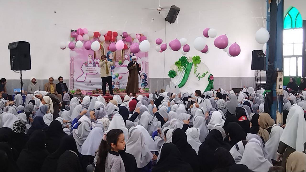 دانش آموزان انابدی ولادت با سعادت حضرت معصومه(س) را تبریک گفتند