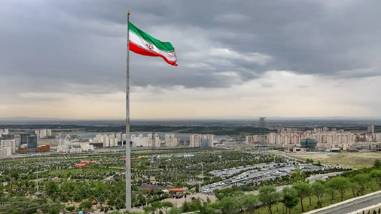 ایران ۵۰۰۰ سال در برابر استعمار مقاومت کرده است!