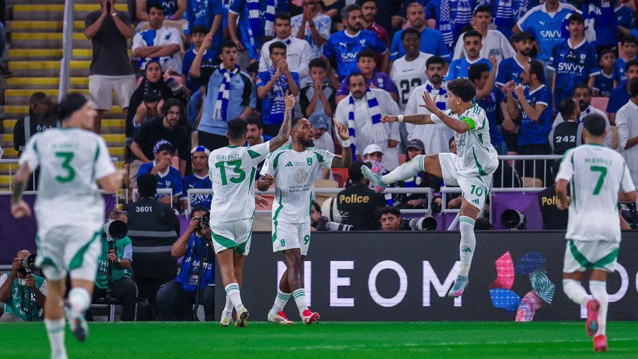 الاهلی عربستان ۳ - ۱ الهلال عربستان/ سبز‌ها با عبور از رئیس‌ها به فینال رسیدند + فیلم