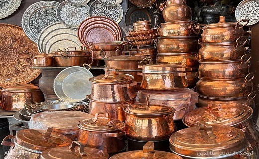 آخرین چکش&zwnj;ها بر مس؛ هنر مسگری قم در آستانه فراموشی؟