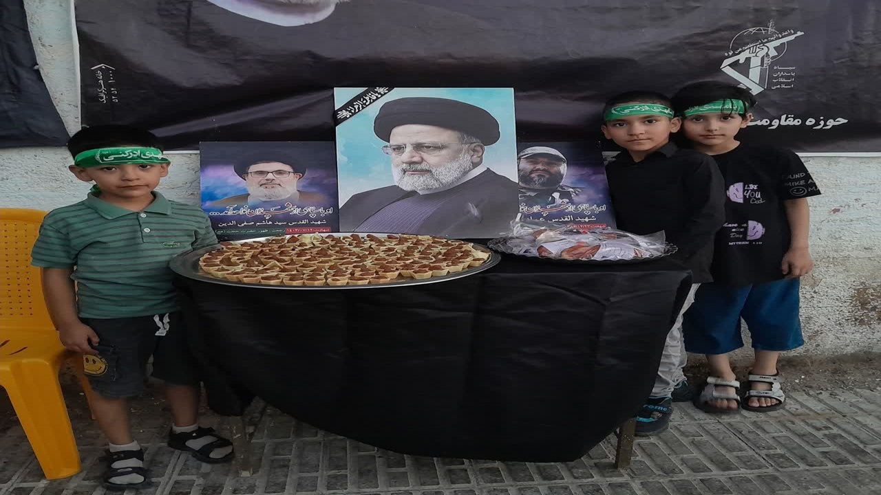 برپایی ایستگاه صلواتی مردمی کودکان منتظران مهدی (عج) در صالح‌آباد + عکس و فیلم