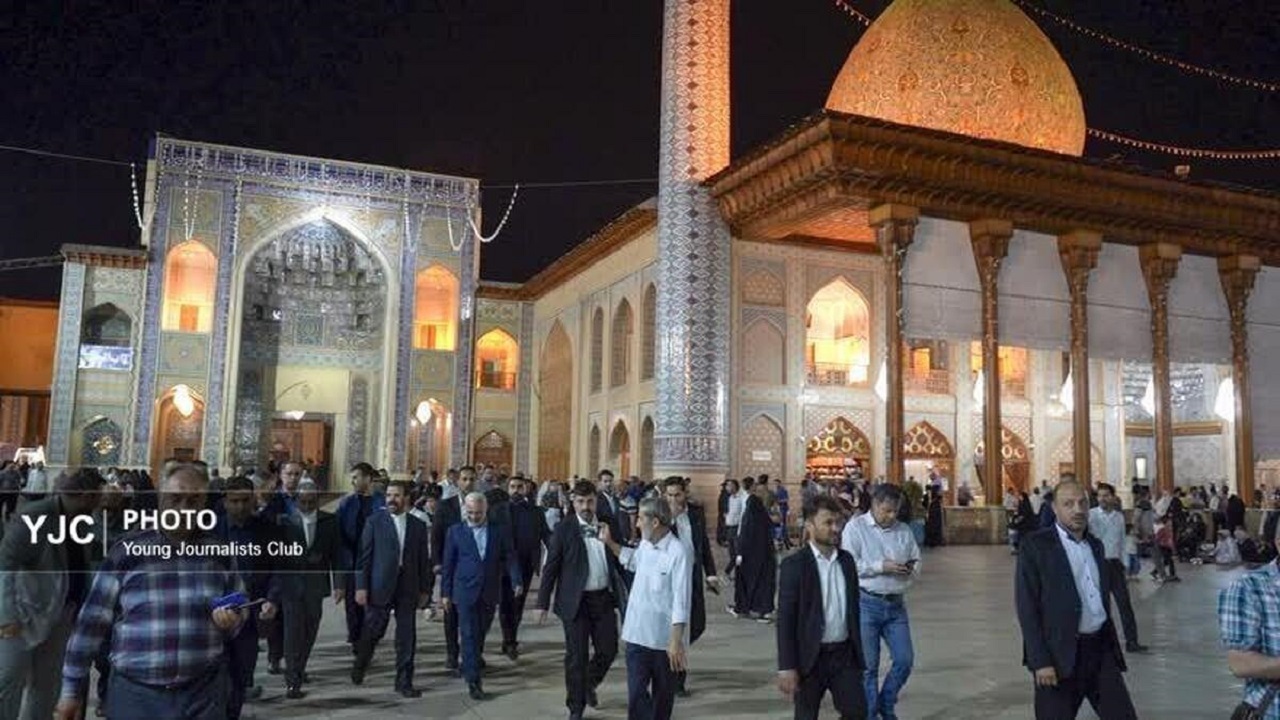 تشرف وزیر امور خارجه به حرم شاهچراغ + فیلم و تصاویر