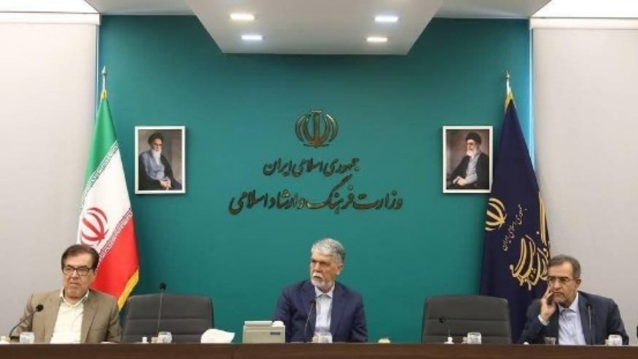 فرصت‌های هنری و اقتصادی قابل توجهی در هنر‌های تجسمی وجود دارد