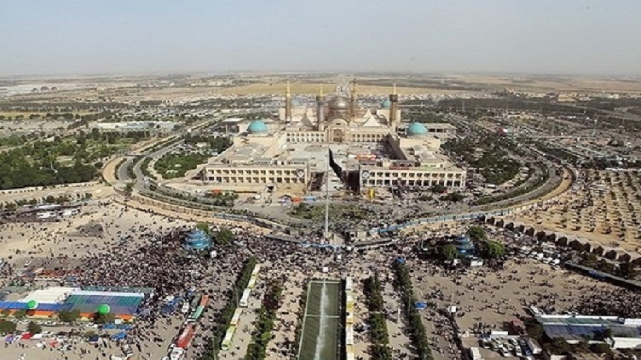 کاروان پیاده زائران مرقد مطهر امام خمینی از استان گیلان به کرج
