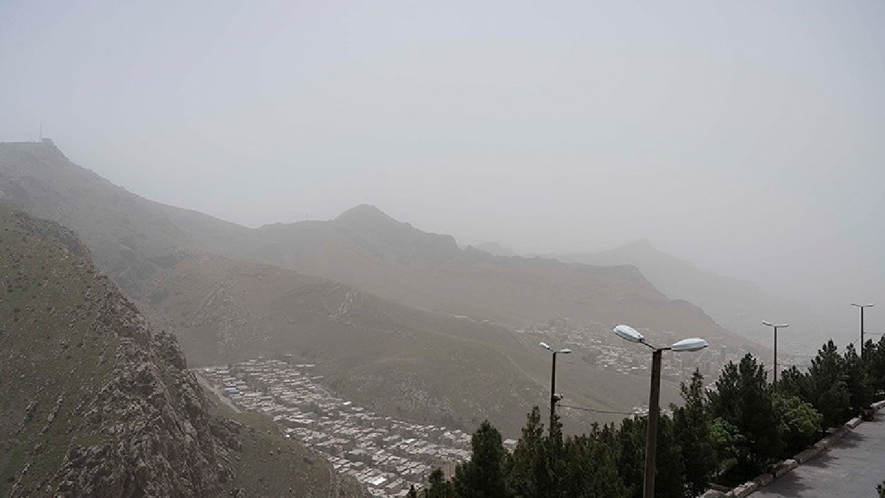 غبار، میهمان آسمان لرستان می شود