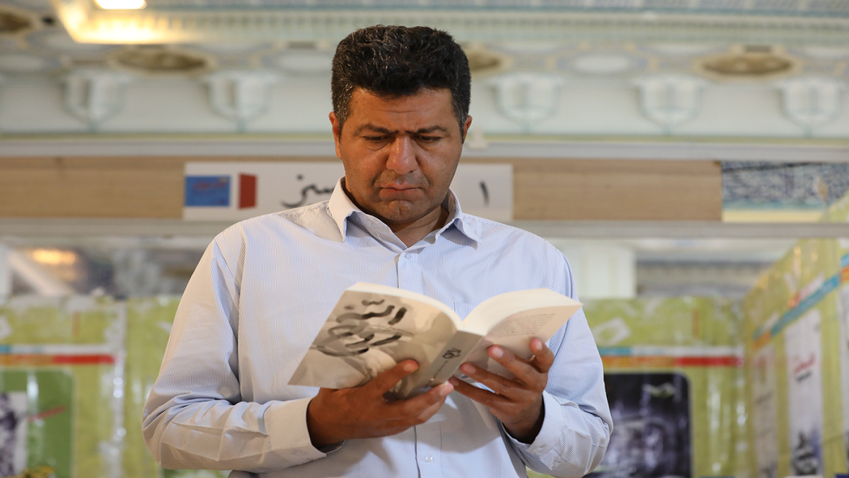 باشگاه خبرنگاران -هادی حکیمیان: نگارش کتاب «روح‌الله» ۶ سال زمان برد