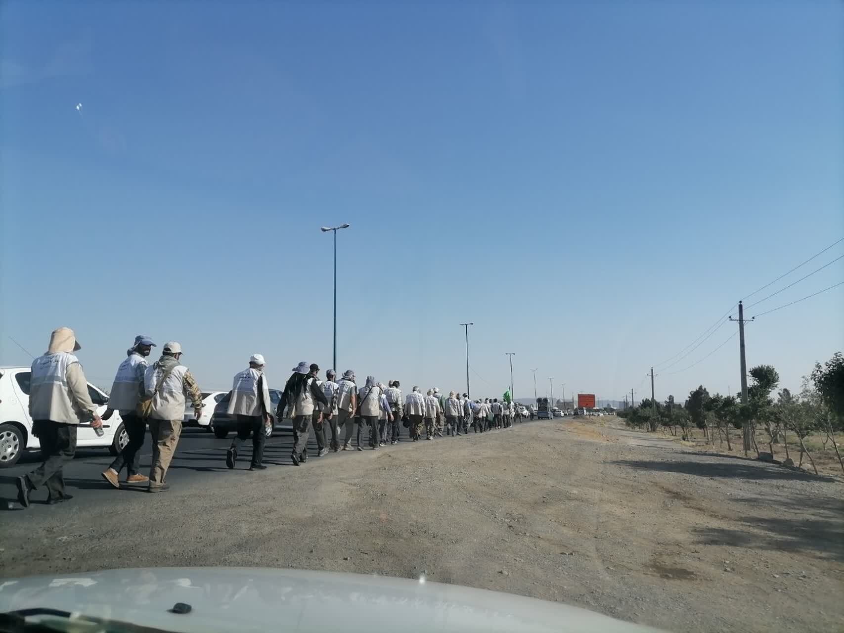 کاروان پیاده به حرم امام خمینی(ره)