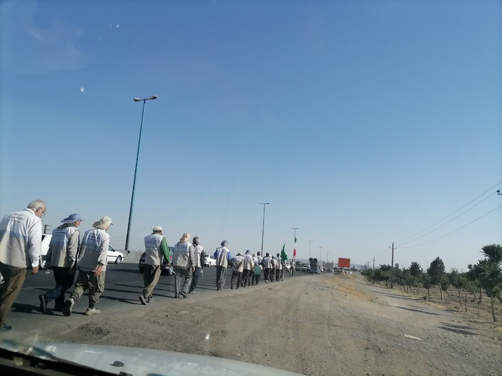 کاروان پیاده شهرستان آمل به حرم مطهر امام خمینی(ره)