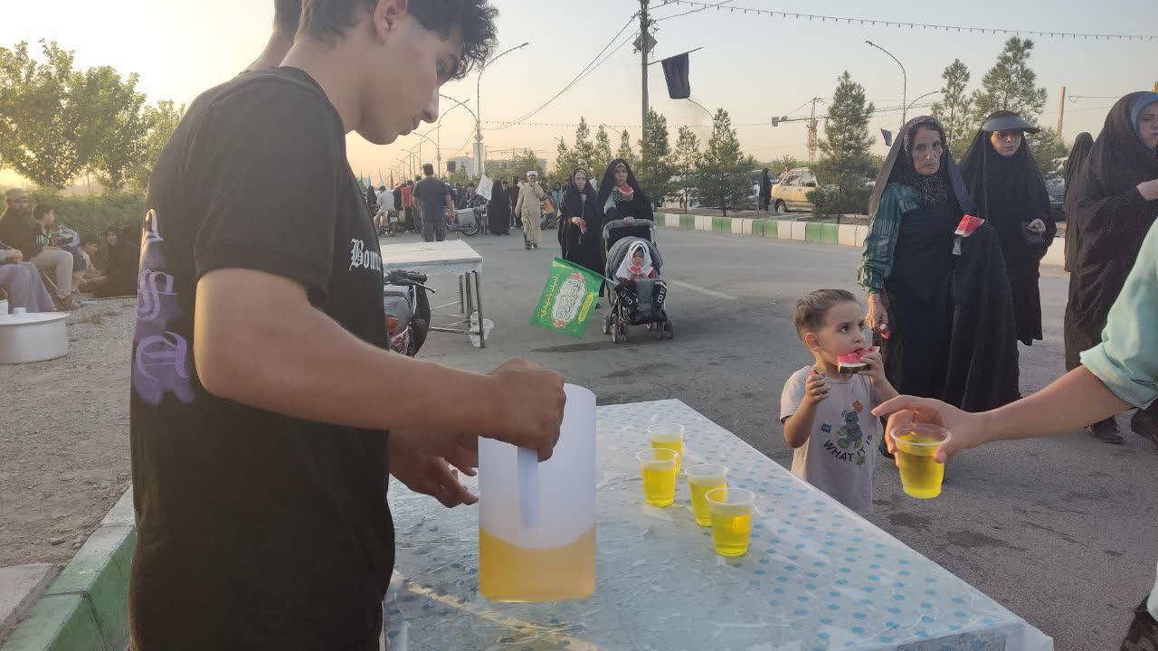 برپایی ایستگاه صلواتی به مناسبت شهادت امام محمد باقر(ع) و رحلت امام خمینی(ره)