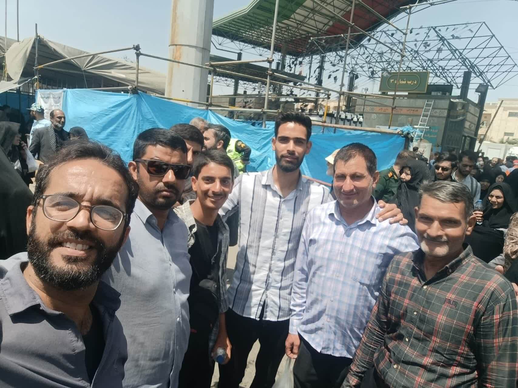 حال و هوای سوگواران روستای ملوند در مراسم ارتحال امام خمینی (ره)