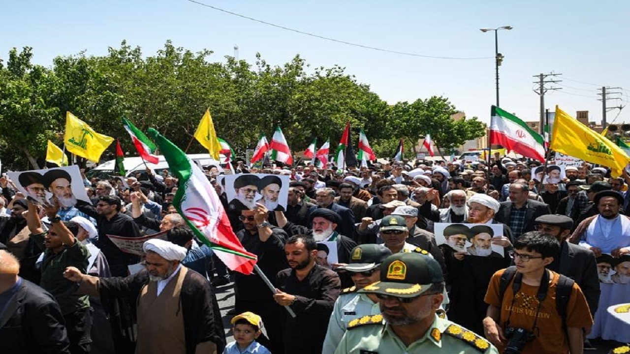راهپیمایی مردم قم در سالروز قیام خونین ۱۵ خرداد