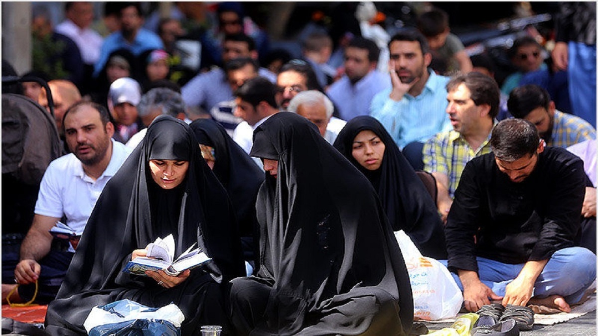 باشگاه خبرنگاران -طنین زمزمه دعای پرفیض عرفه در دارالعباده یزد
