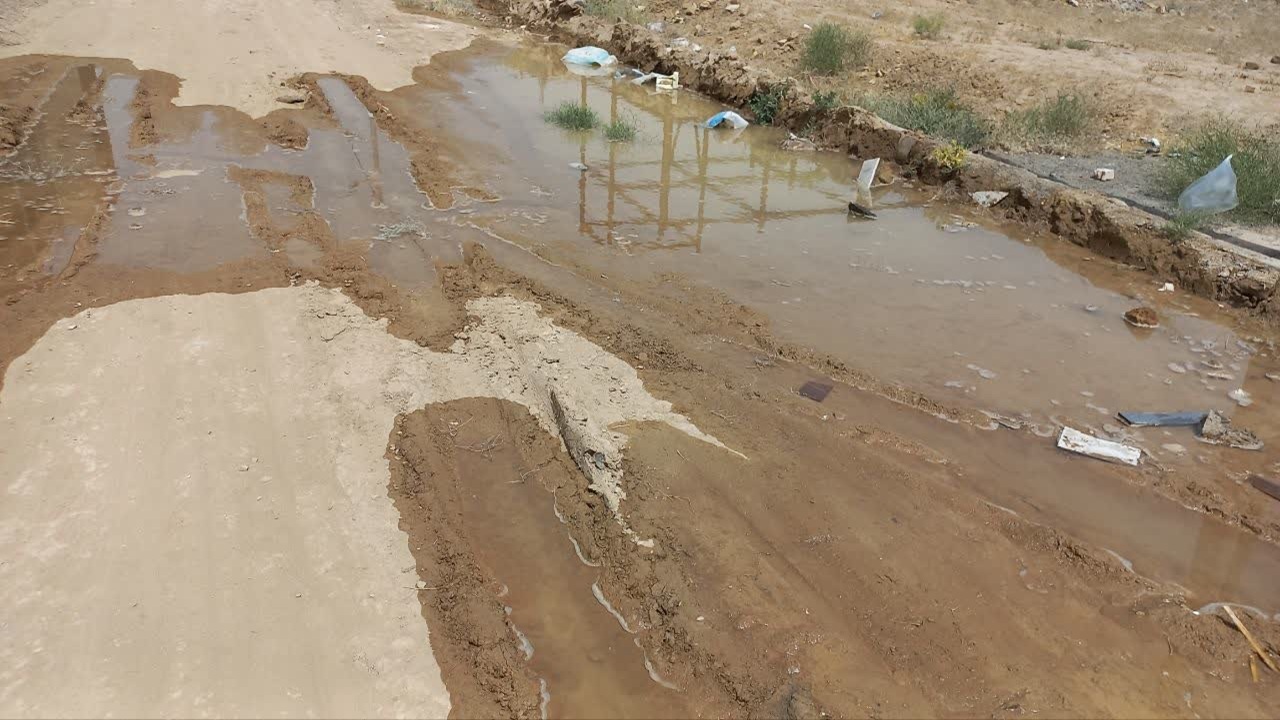 گزارش تصویری از هدررفت آب در صالح آباد + عکس