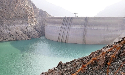 از دل چشمه تا لب تانکر؛ بحران بیصدای لرستان فریاد میکشد از دل چشمه تا لب تانکر؛ بحران بیصدای لرستان فریاد میکشد