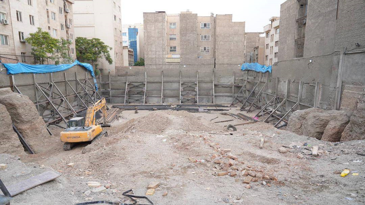 آغاز عملیات احداث دومین پارکینگ طبقاتی با ظرفیت پارک ۵۰۰ خودرو در منطقه ۸