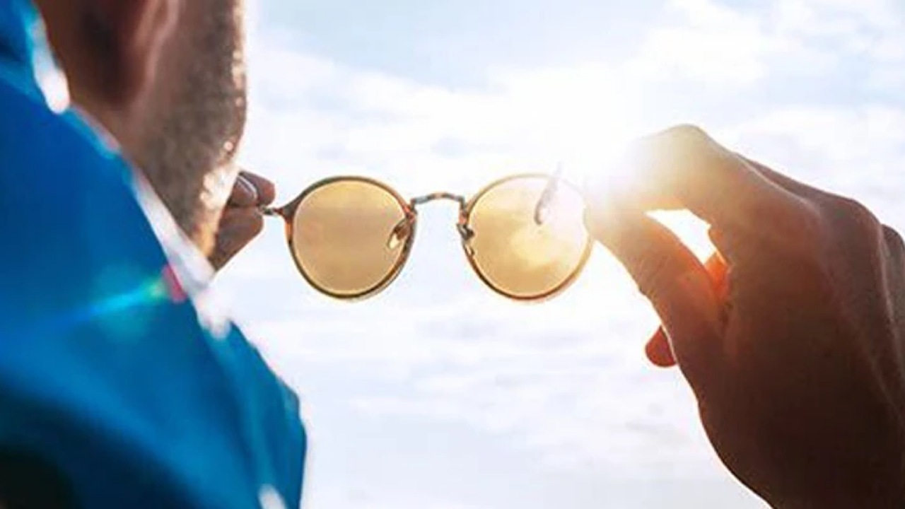 بهترین یو وی برای عینک آفتابی و نحوه تشخیص آن + فیلم