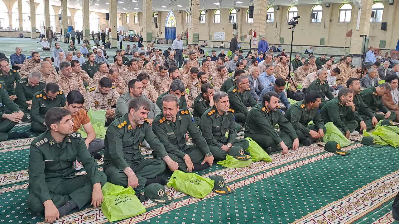 تصاویری از گرامیداشت سالروز آزادسازی خرمشهر در خوی