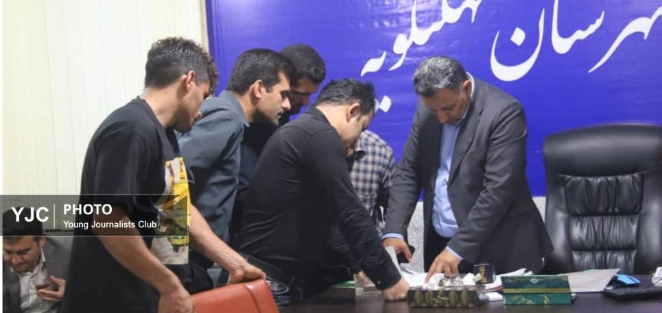 وقتی فرماندار کهگیلویه چرخه مدیریتی این شهرستان را از حالت سکون خارج کرد! وقتی فرماندار کهگیلویه چرخه مدیریتی این شهرستان را از حالت سکون خارج کرد!