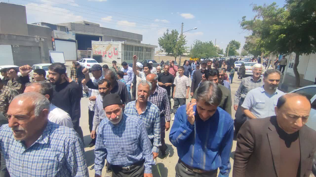 راهپیمایی صالح آبادیها در محکومیت رژیم صهیونیستی راهپیمایی صالح آبادیها در محکومیت رژیم صهیونیستی