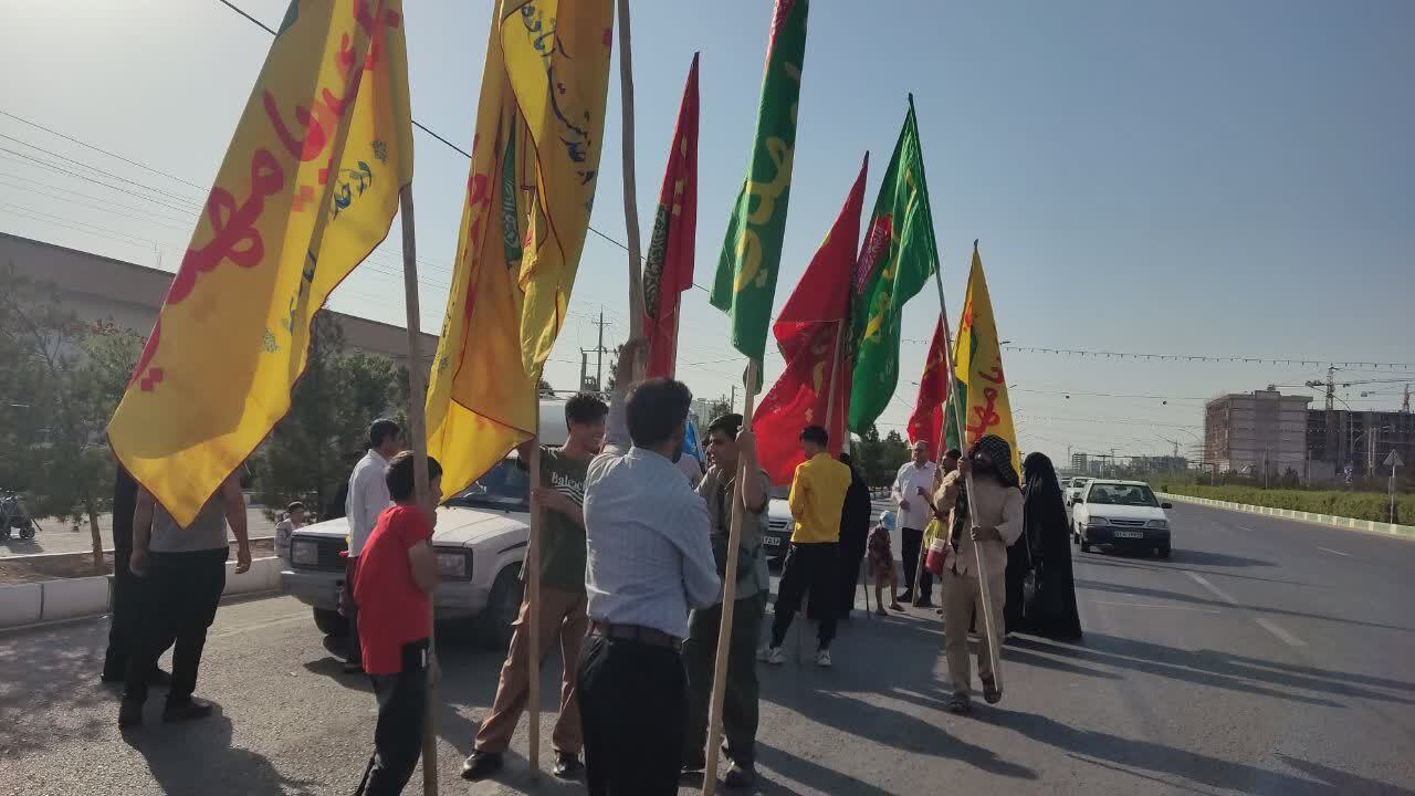 برپایی ایستگاه صلواتی در قم به روایت تصاویر