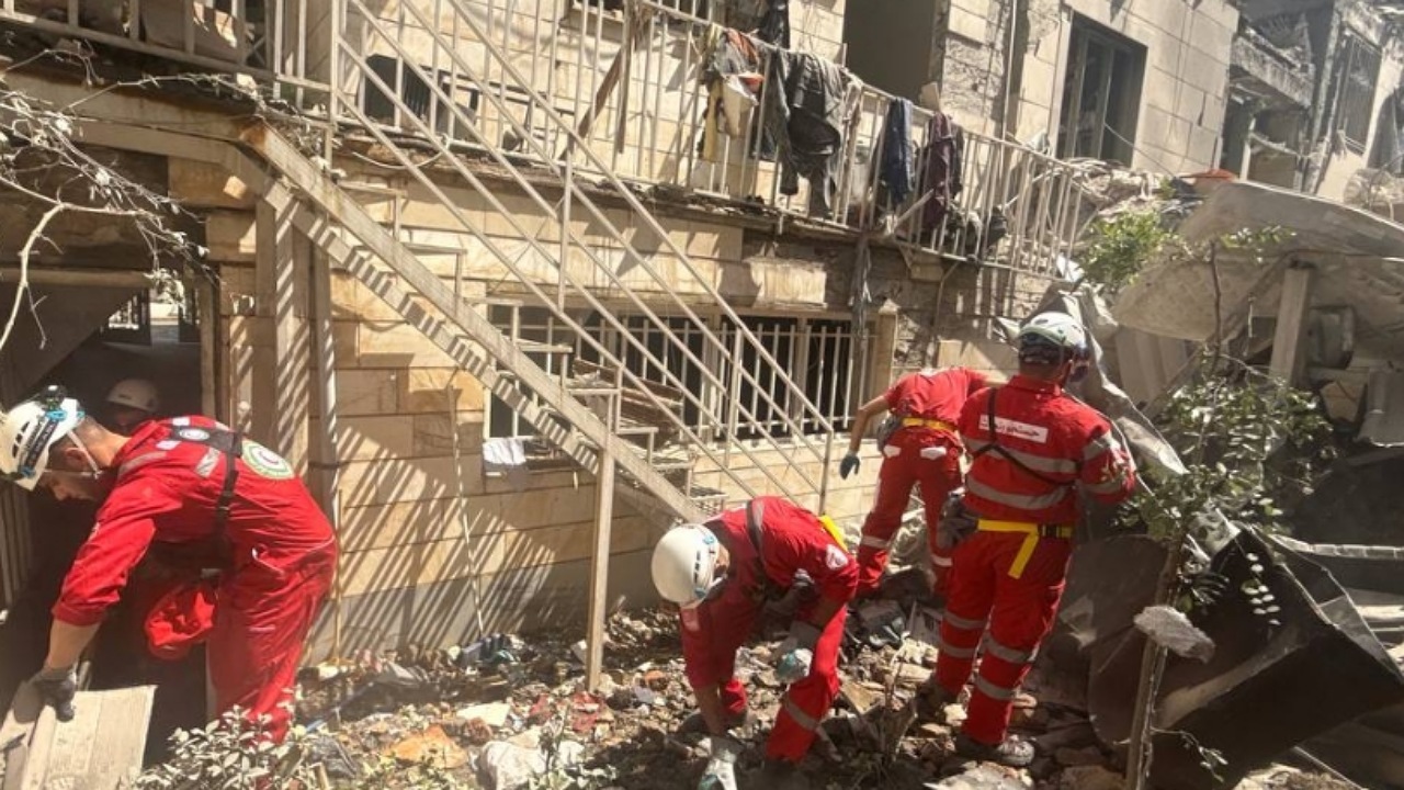امدادرسانی ۴۲۸ تیم تخصصی جست‌و‌جو و نجات در ۱۹ استان متاثر از حملات رژیم صهیونیستی/ ۱۱۷۵ نفر اسکان اضطراری داده شدند